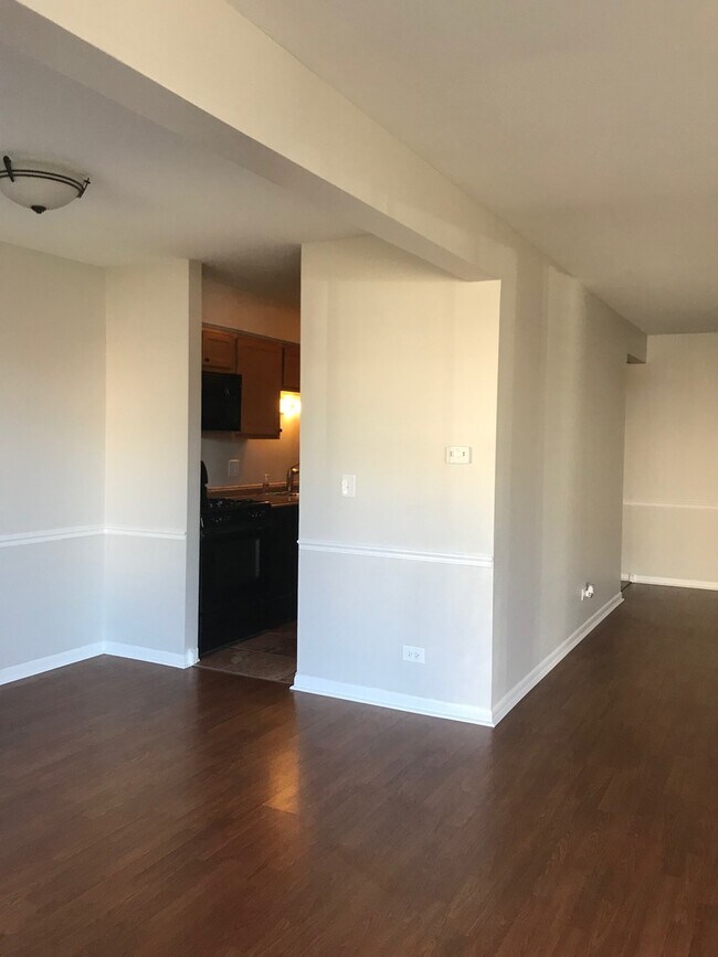 Foto del edificio - 2650 Mitchell Dr