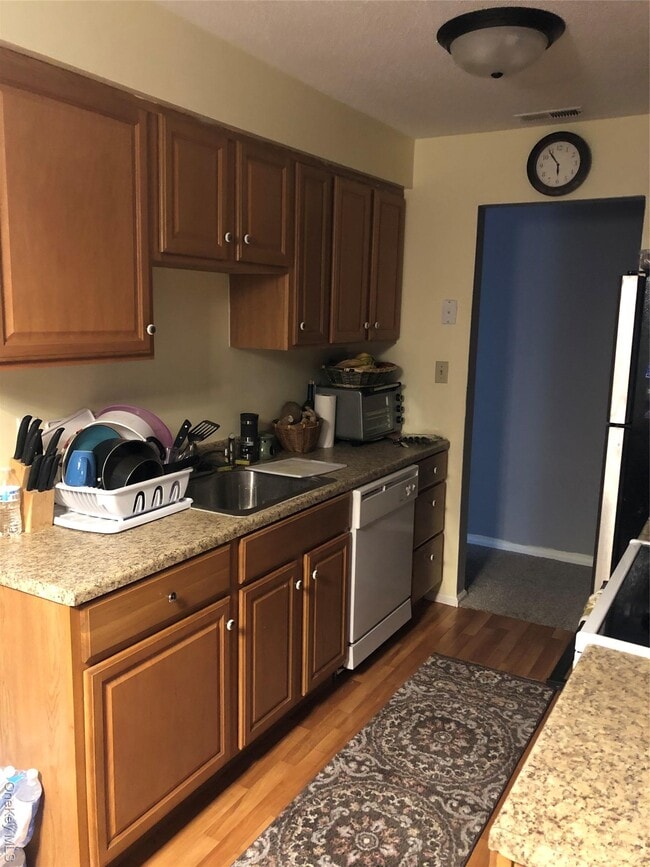 Foto del edificio - 31 Moore Ln