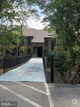 Building Photo - 44755 Woodlake Ct