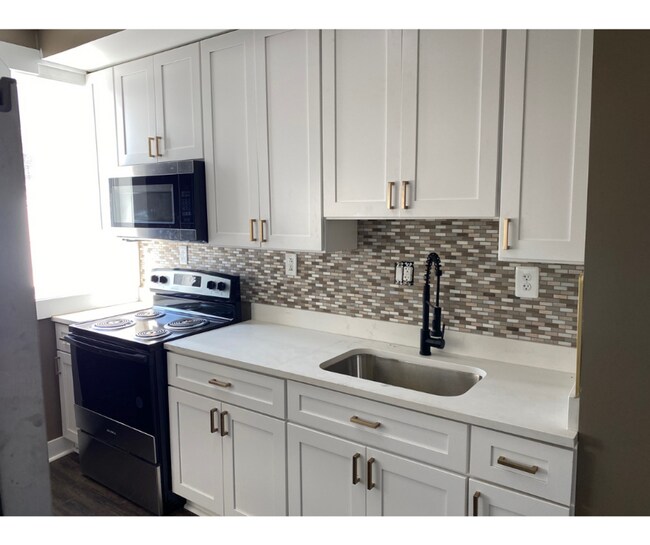 Foto del edificio - 100 N Hilton St