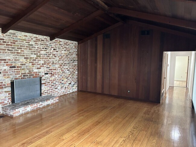 Foto del edificio - Wonderful 3 Bedroom, 2 Bath Home