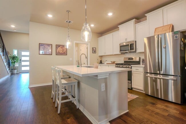 Building Photo - 5409 Dimesky Ln