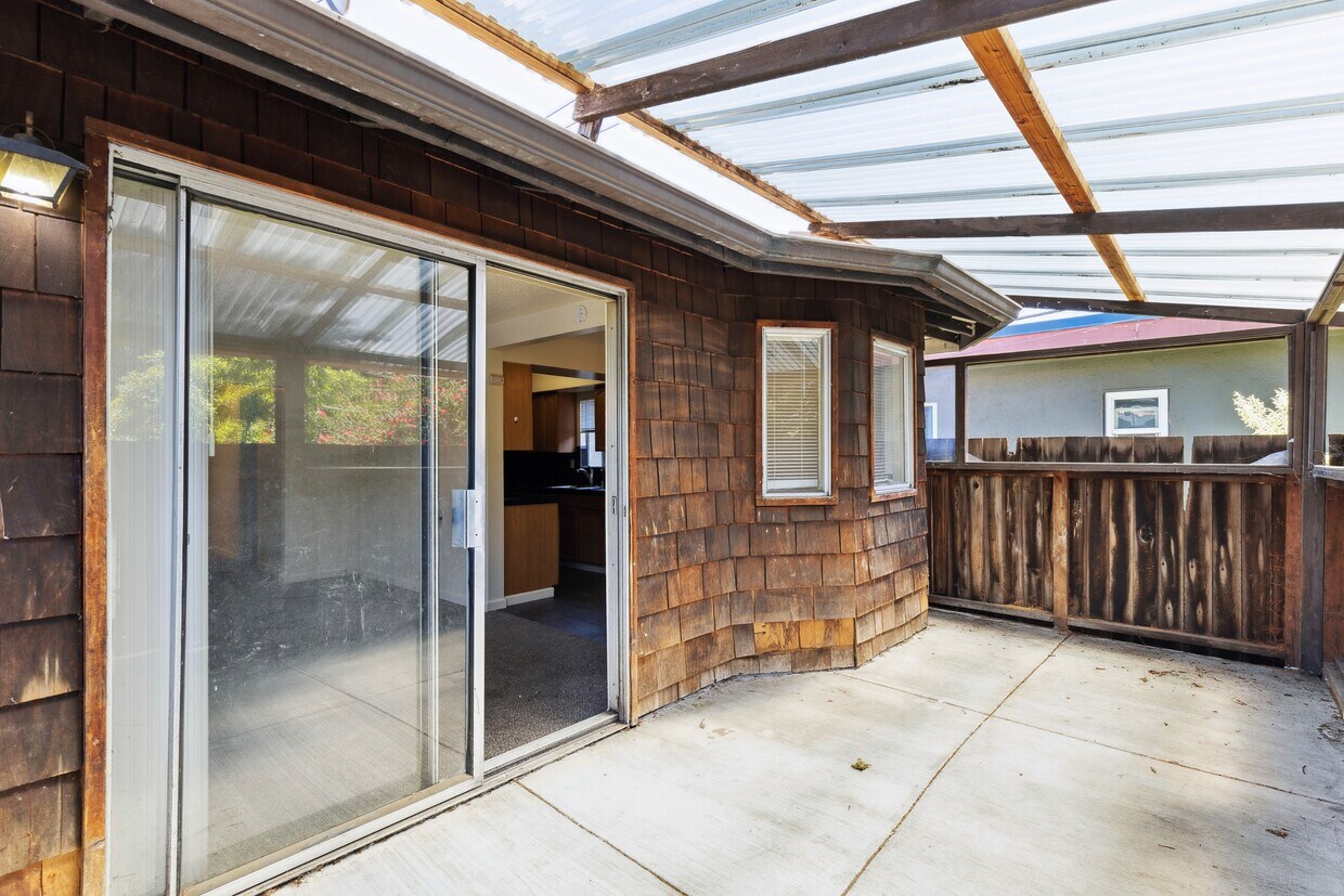 Foto principal - 6630 MacArthur Blvd