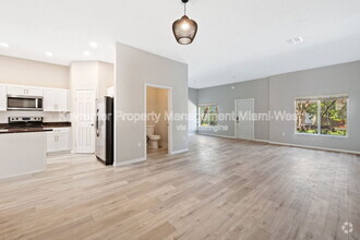 Building Photo - 1609 SE 23rd Way