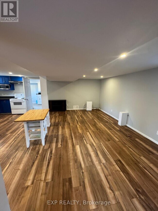 Building Photo - 40 Cherrywood Dr
