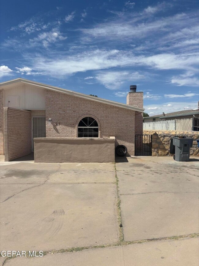 Building Photo - 2807 Beachcomber Dr