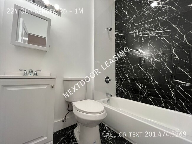 Foto del edificio - 224 Old Bergen Rd