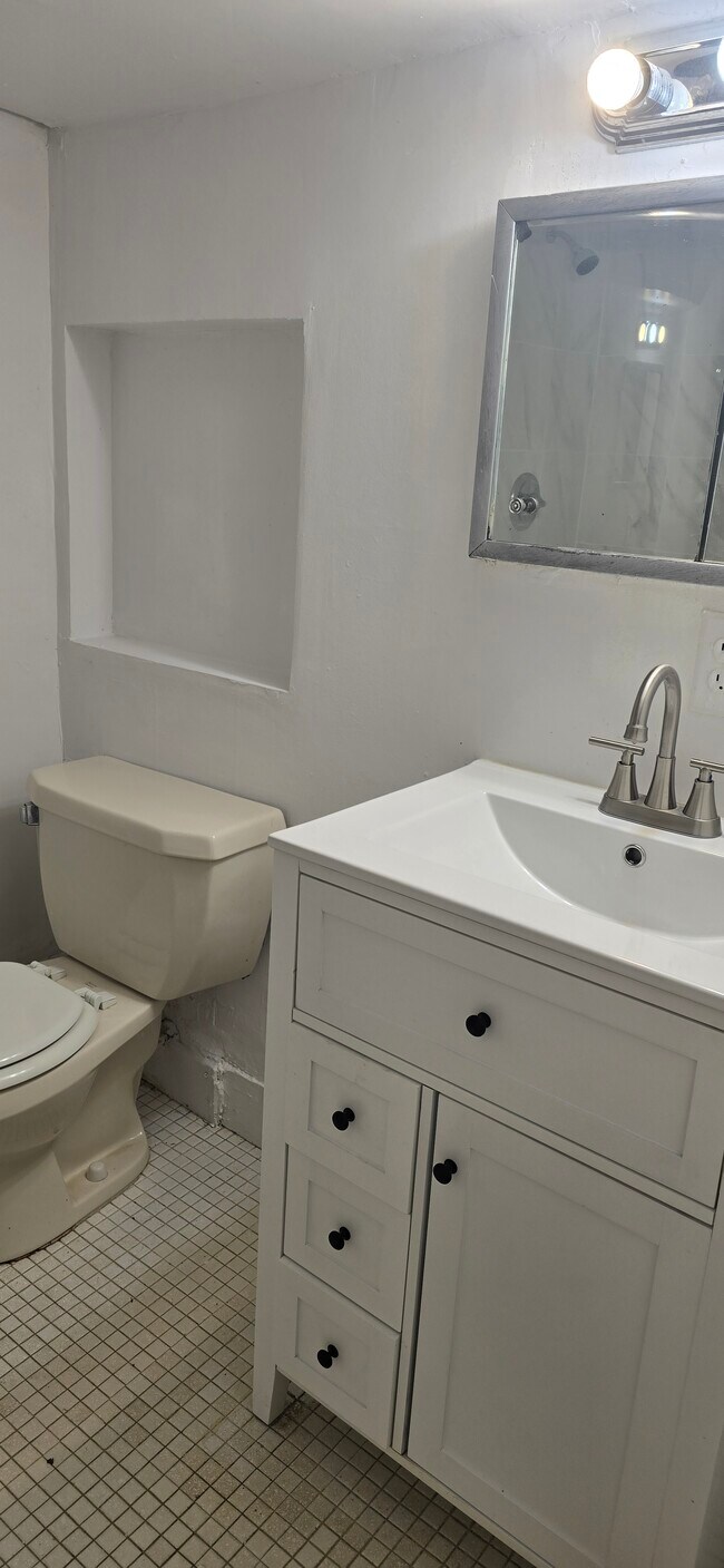 Baño - 68 Hendrickson Ave