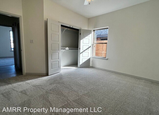 Foto del edificio - 3 br, 2 bath House - 5205 Congress St