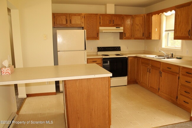 Building Photo - 15 Jeanne Dr