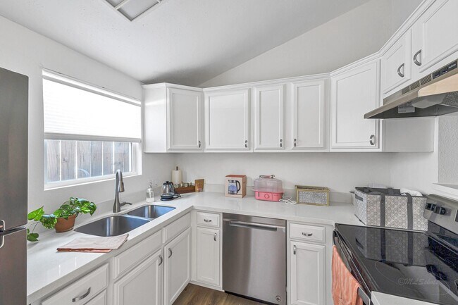 Foto del edificio - 2412 Woodhead St