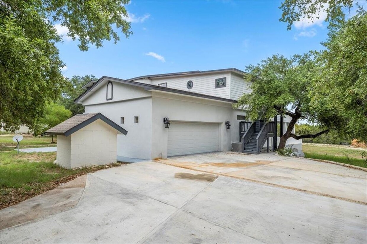 Foto principal - 17618 Cherry Ln