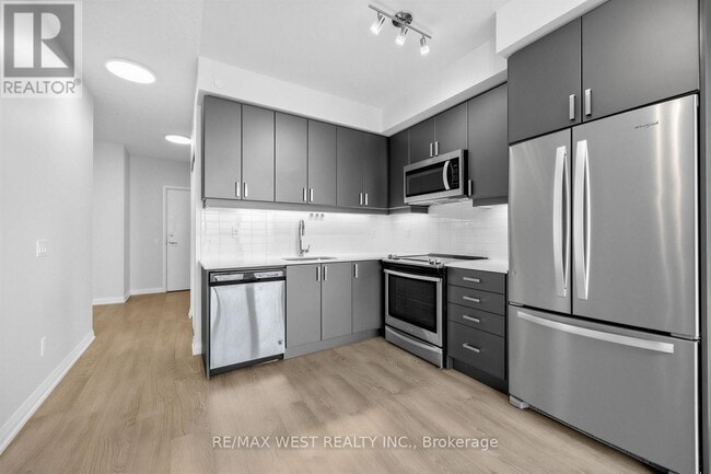 Building Photo - 7895 Jane St