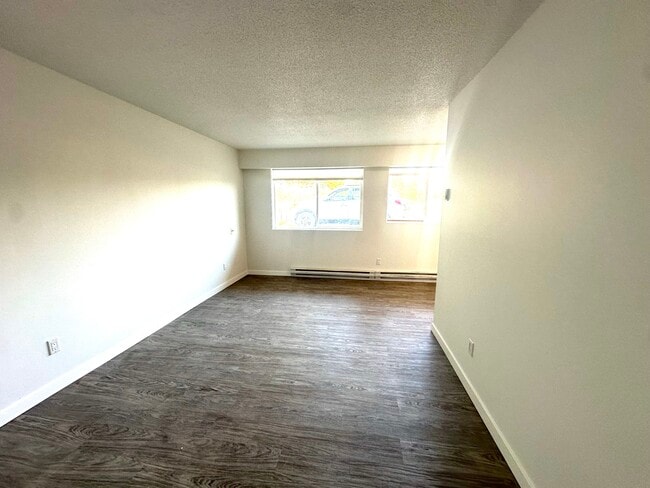 Building Photo - 626 Kinchant St