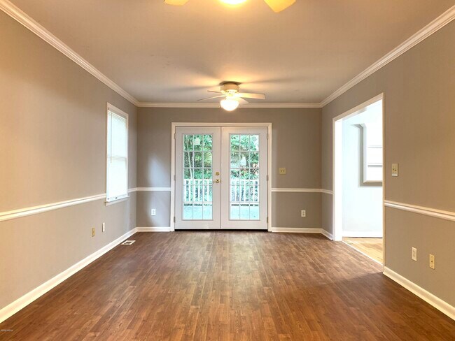 Building Photo - 850 Green Oak Terrace