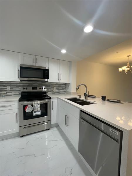 Building Photo - 8025 S Colony Cir