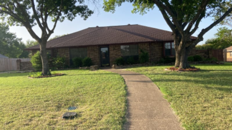 Photo - 1201 Post Oak Ln (DeSoto, TX)