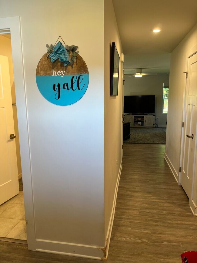 Foto del edificio - 3 bed 2 bath rental in Village Oaks Subdivision close proximity to Lake Monticello