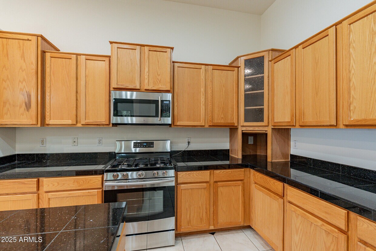 Building Photo - 1302 E Ebony Dr