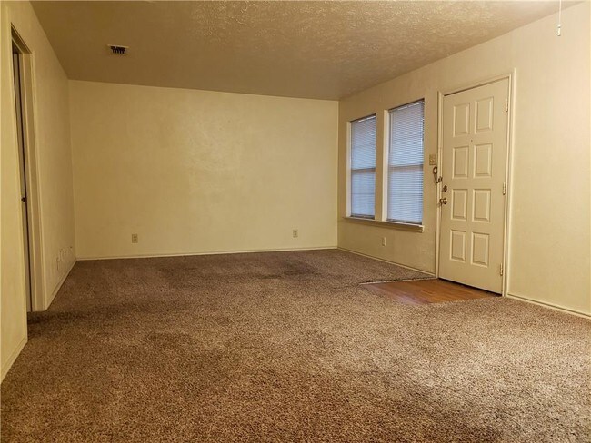 Foto del edificio - 1108 N Elm St