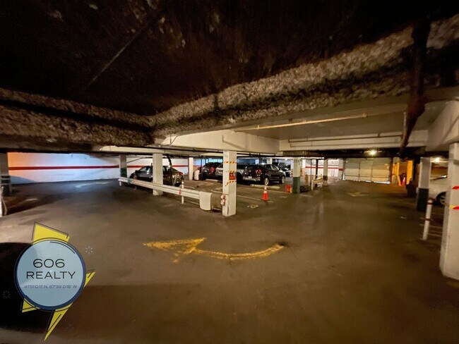 Foto del edificio - 744 W Gordon Terrace