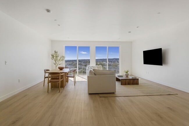 Interior Photo - 3844 W 27th St