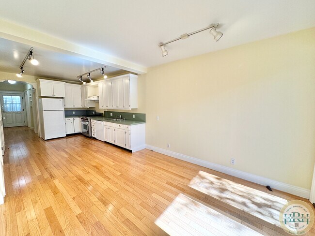 Building Photo - 306 Chattanooga St