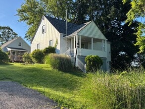 Building Photo - 3106 Southern Dr