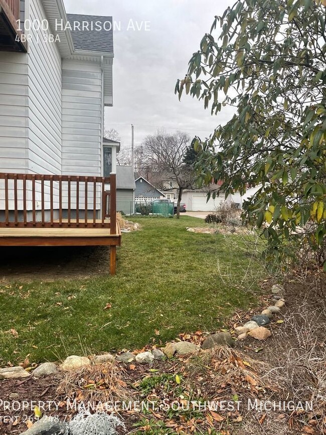 Building Photo - Adorable home in downtown St. Joseph