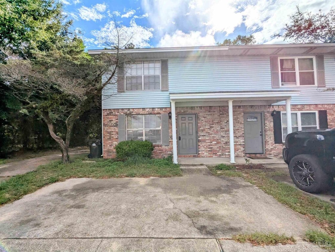 Foto principal - 6220 Lanier Dr