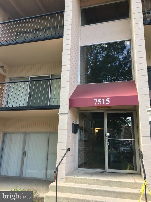Foto principal - 7515 Riverdale Rd