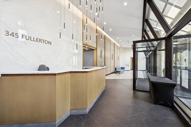 Foto del edificio - 345 W Fullerton Pkwy