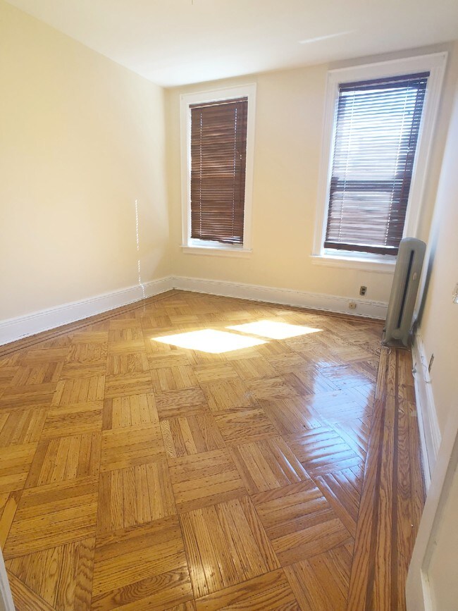 Foto del edificio - 23-47-47 24th St
