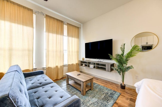 Foto del edificio - 1111 Shepherd Dr