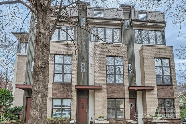 Building Photo - 716 N Alexander St