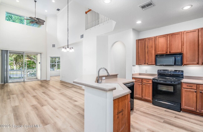 Foto del edificio - 208 Tin Roof Ave