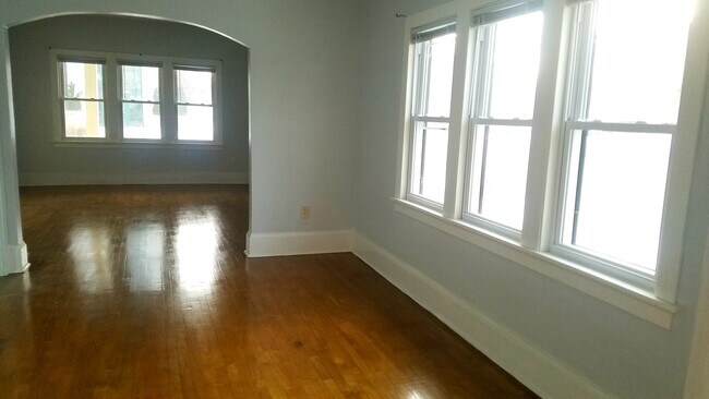 Foto del edificio - 336 W Scott St