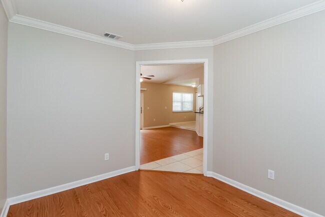 Foto del edificio - 23200 Whitney Pl