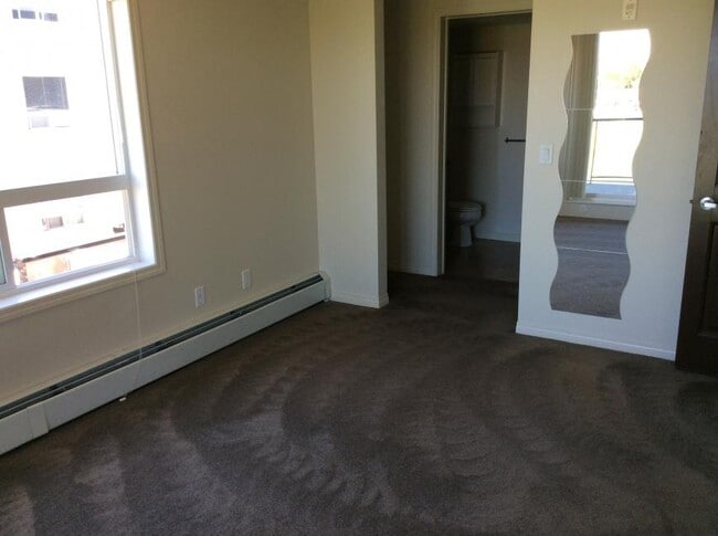 Building Photo - 2 bedroom in Grande Prairie AB T8X-0A1