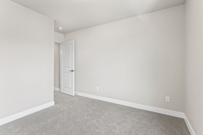 Building Photo - Brand New Townhouse in Yakima!