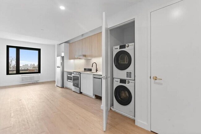 Building Photo - 0 bedroom in BROOKLYN NY 11216