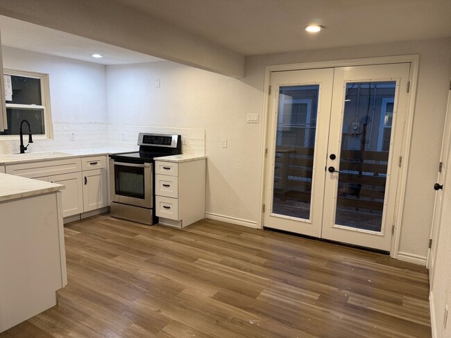 Building Photo - 2006 Cates St