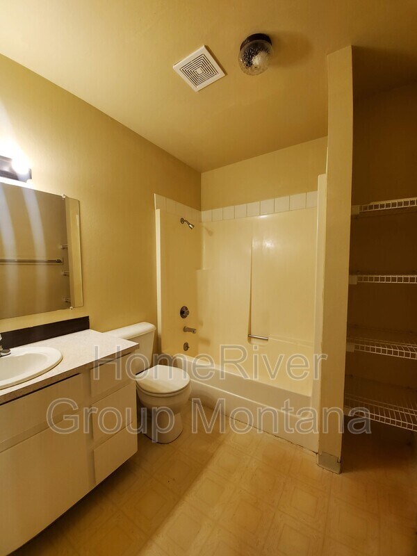 Foto del edificio - 913 Pattee Creek Dr