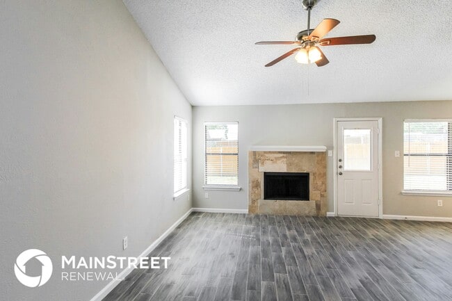 Building Photo - 5520 Creek Valley Dr