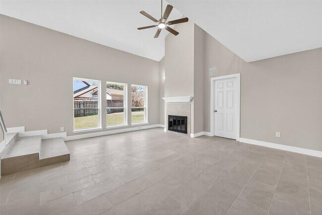 Foto del edificio - 2318 Irish Spring Dr