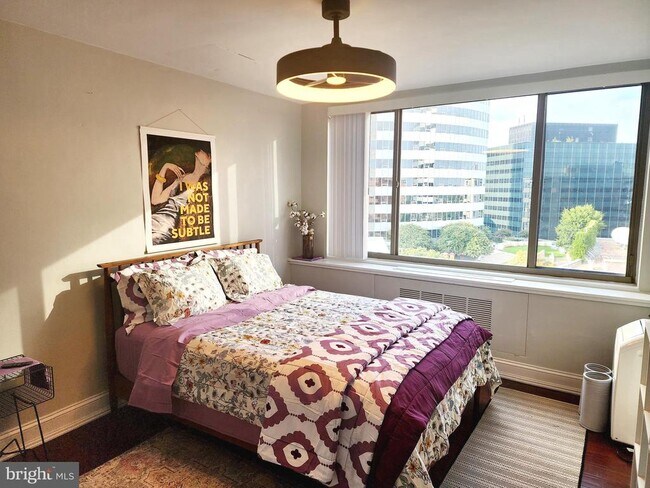 Foto del edificio - 1121 Arlington Blvd