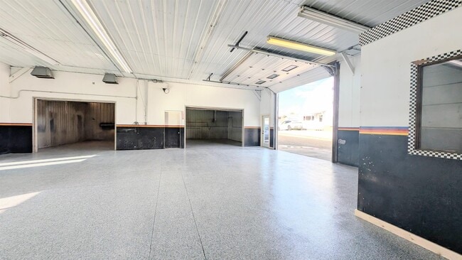 Building Photo - 110 F S Dr