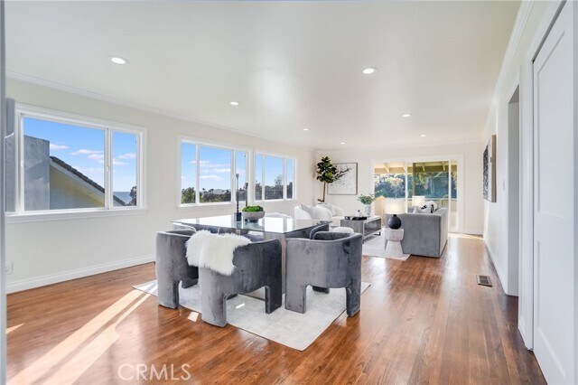Building Photo - 992 Oriole Dr