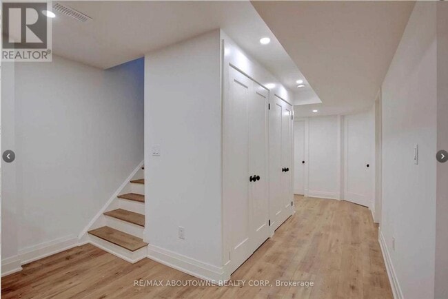 Building Photo - 136 Westside Dr