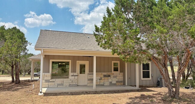 Foto del edificio - Charming Brand-New 3 Bedroom, 2 Bath Home ...